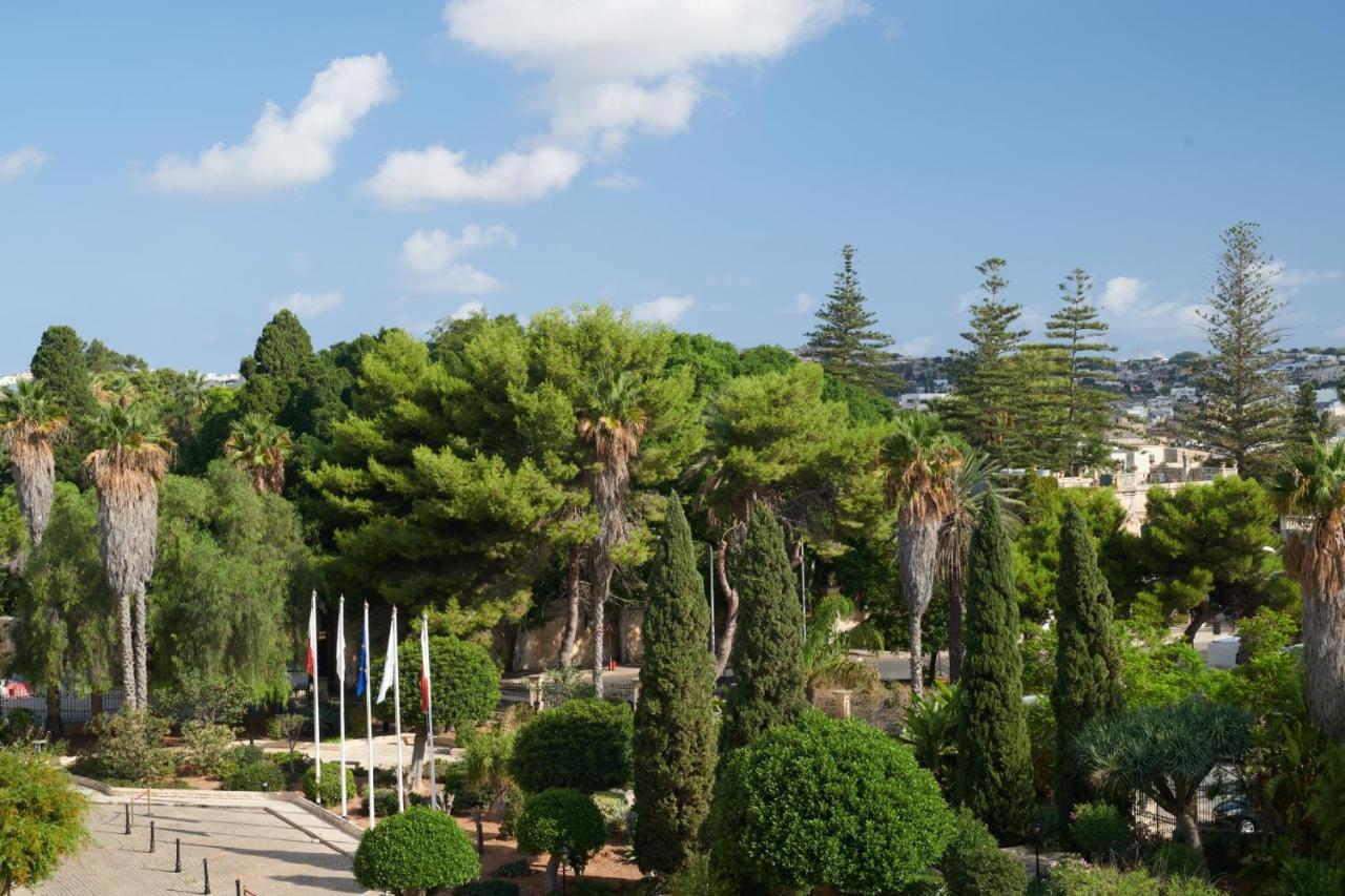 Corinthia Palace Malta Attard Екстериор снимка View of the park