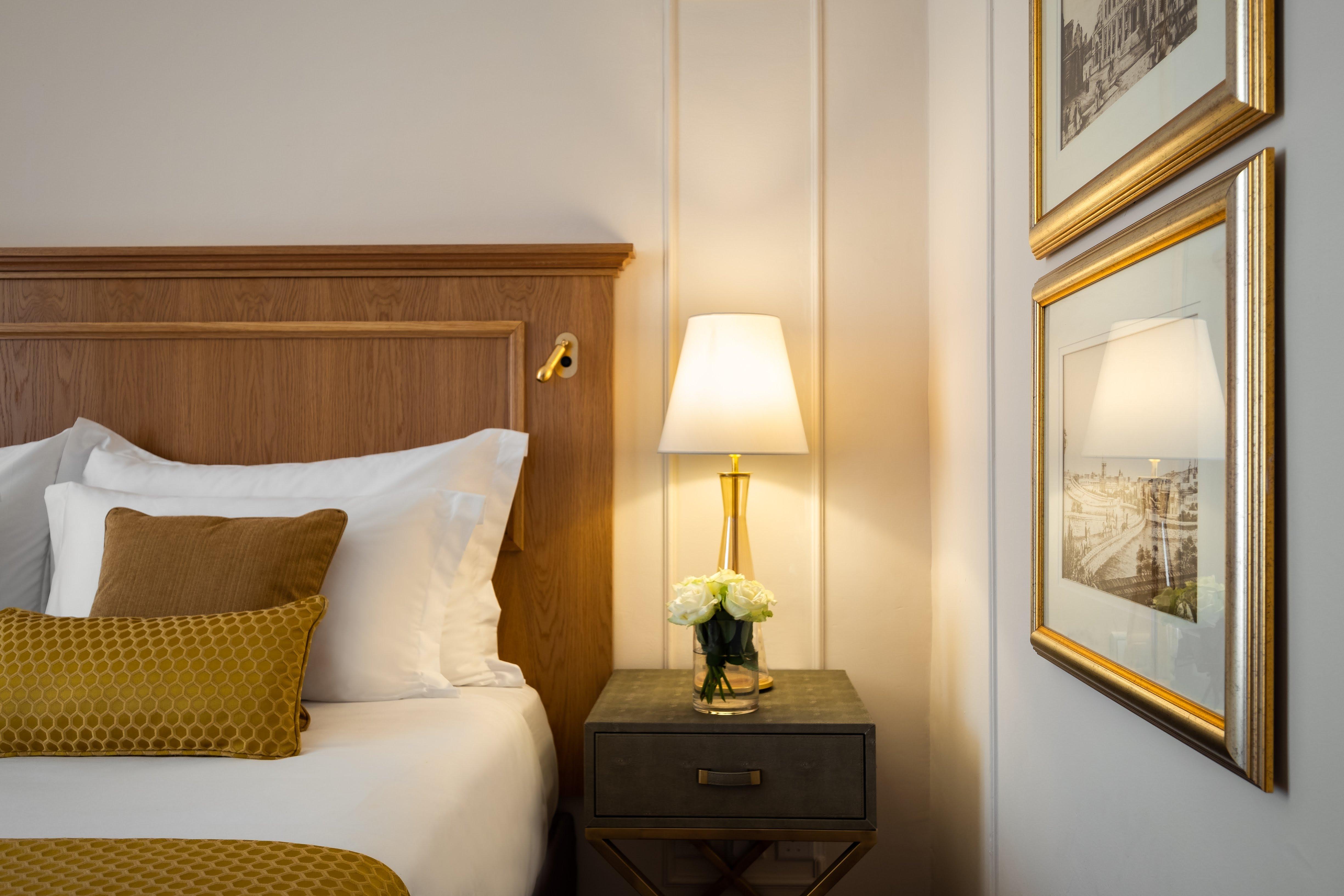 Corinthia Palace Malta Attard Екстериор снимка A lamp on a bedside table