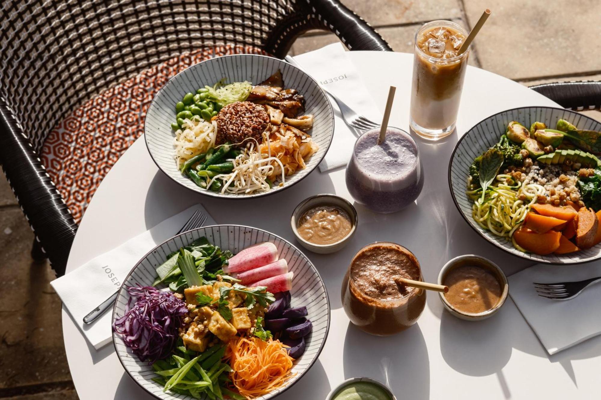 Corinthia Palace Malta Attard Екстериор снимка A selection of dishes at the restaurant